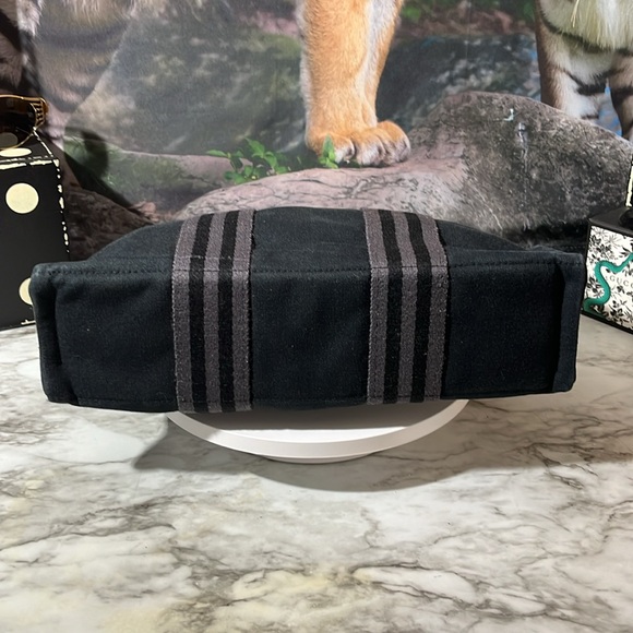 HERMES PM TOTE BAG IN VERY GOOD CONDITION. - Picture 6 of 14